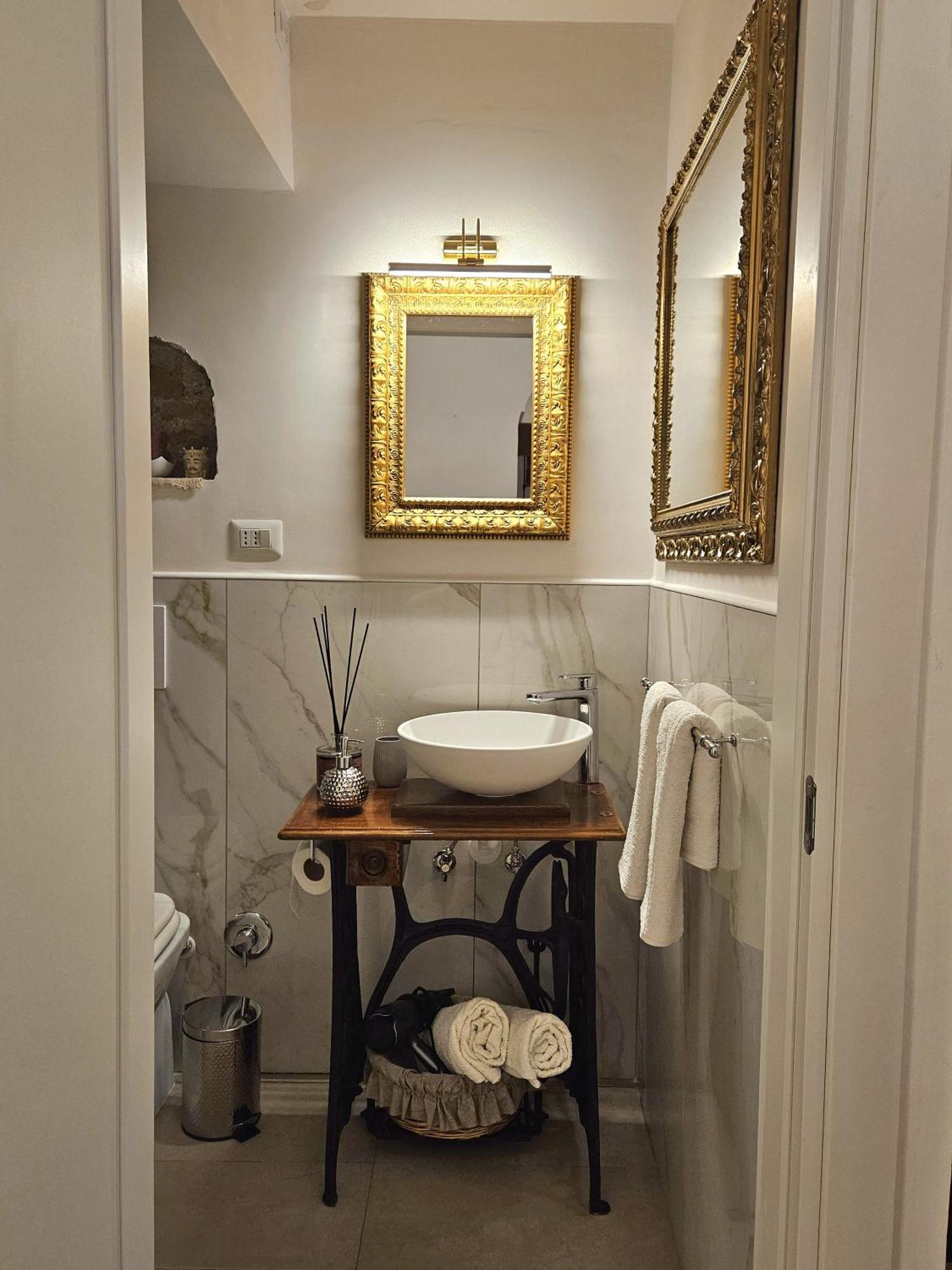 Niloufar Residence Napoli Екстер'єр фото