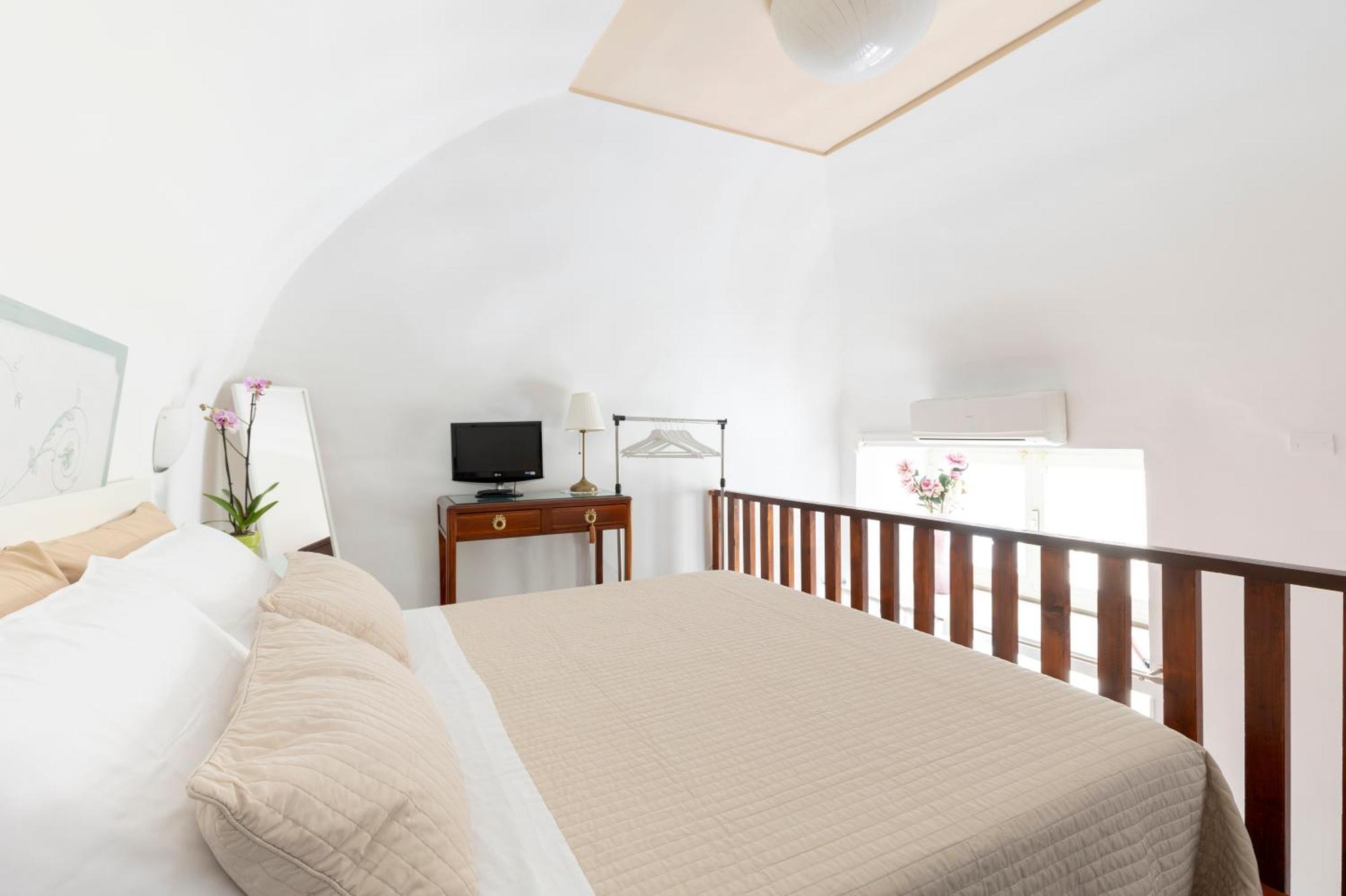 Niloufar Residence Napoli Екстер'єр фото