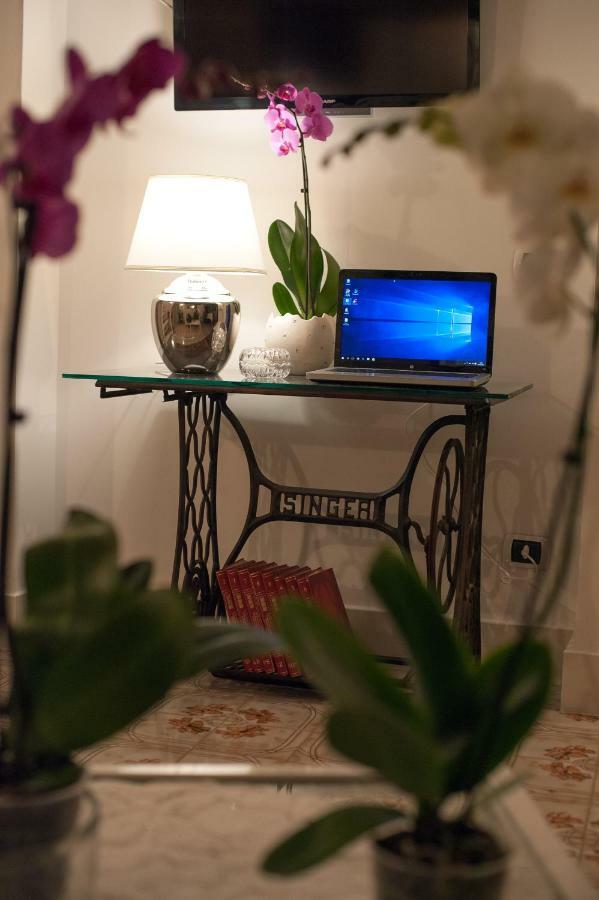 Niloufar Residence Napoli Екстер'єр фото