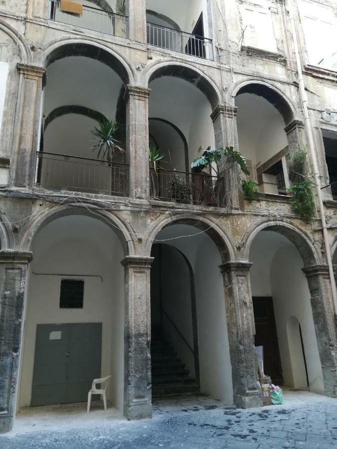 Niloufar Residence Napoli Екстер'єр фото
